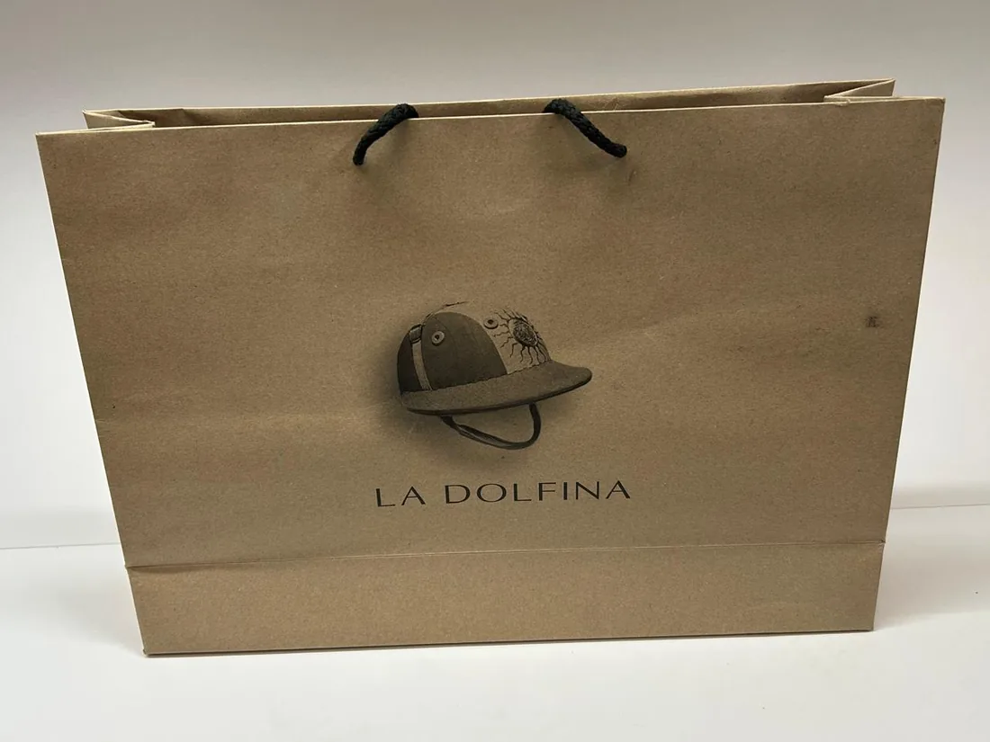 Bolsa kraft con logo impreso y manijas negras